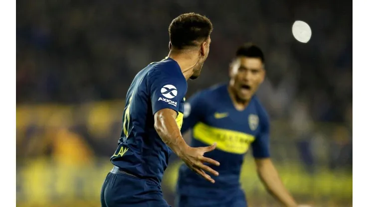 FESTEJAN MAGALLÁN Y GOLTZ. La dupla central celebra el 1-0 de Boca ante Alvarado.