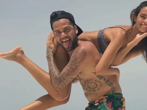 Dani Alves subió una foto con su novia y su mano salió en una parte íntima de ella