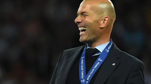Zinedine Zidane encandila al Manchester United y amenaza a Mourinho