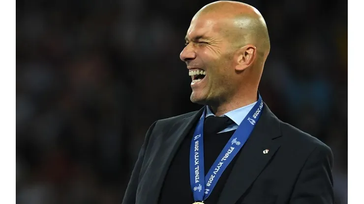 Zinedine Zidane encandila al Manchester United y amenaza a Mourinho