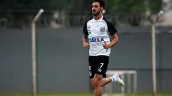 El volante costarricense ha entrenado apartado al no ser inscrito por el club