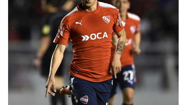 LA TITULAR. De rojo siempre luce Independiente, pero de gris parece que no tanto (Foto: Getty).