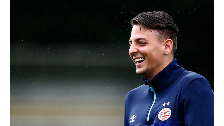 Santiago Arias cambiará de equipo en la próxima temporada, tras su gran paso por el fútbol holandés.