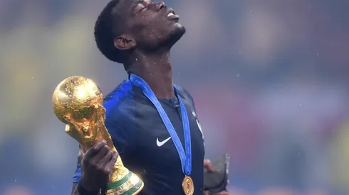 Pogba con la Copa del Mundo