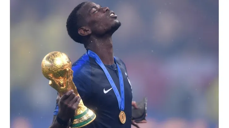 Pogba con la Copa del Mundo