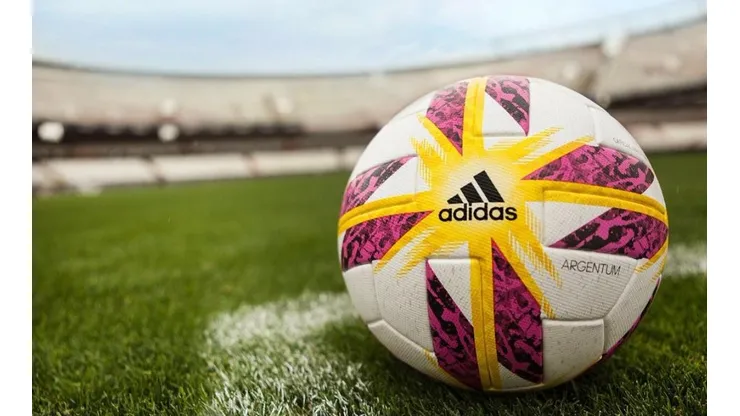 Salió la Argentum 18, nueva pelota de la Superliga