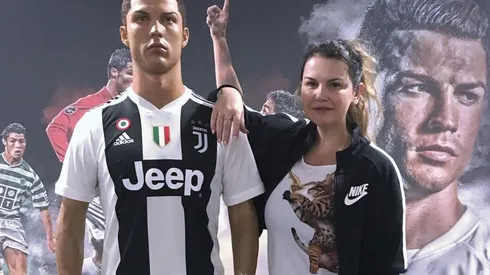 Foto de la hermana de Cristiano Ronaldo con él.
