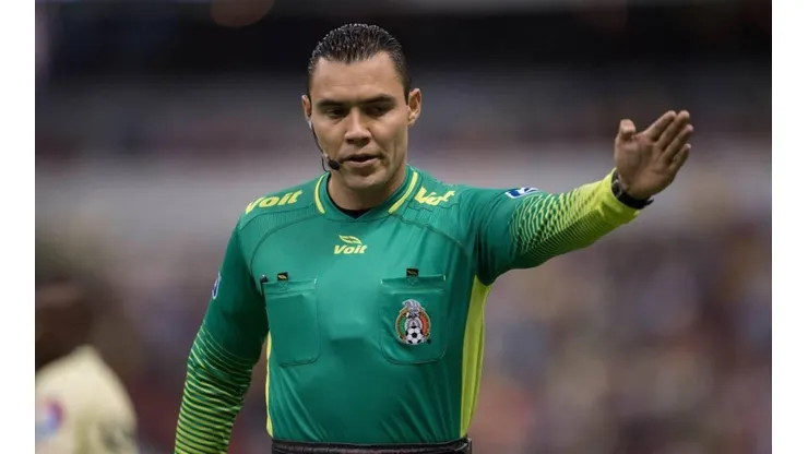 Marco Antonio Ortiz dirigirá la final entre Colombia y Venezuela.