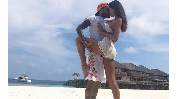 ¡Gracias Dani! Alves filmó a su novia desde atrás andando en bicicleta y en bikini