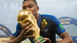 El insólito saludo de Mbappé a Sarmiento de Junín