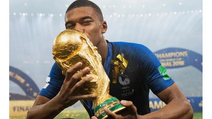 El insólito saludo de Mbappé a Sarmiento de Junín