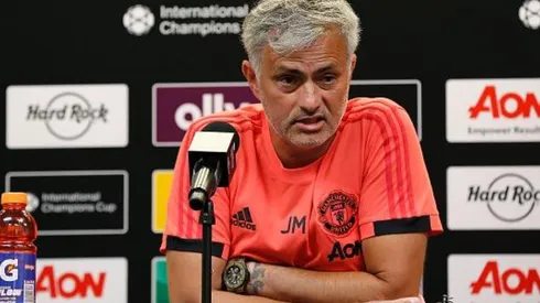 Mourinho le pegó a todos en conferencia