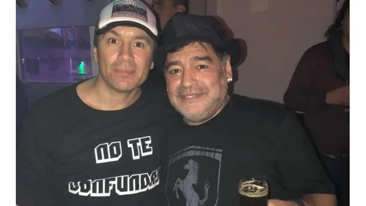 Maradona fue al recital de Pablito Lescano, él le regaló su remera y el Diego se volvió loco
