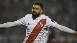 ABRE LOS BRAZOS EL OSO. Lucas Pratto festeja su gol por la Copa Argentina.