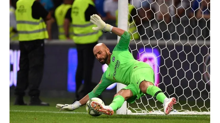 APARECIÓ WILLY. Caballero le contuvo el penal a Skriniar en Chelsea-Inter.