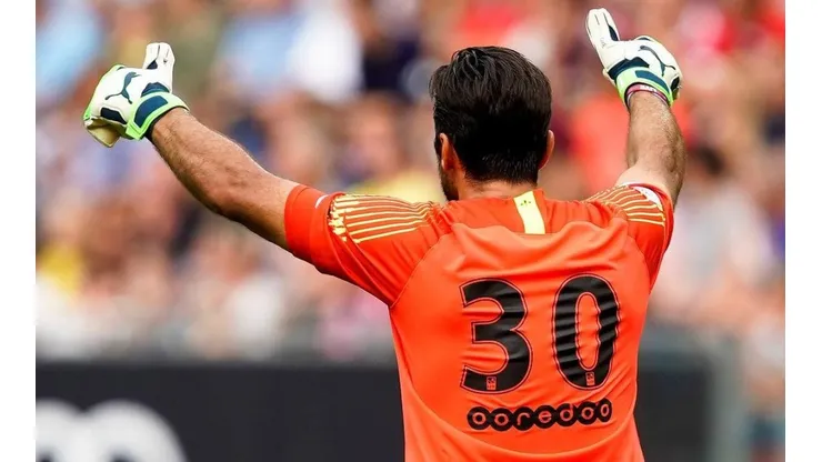 Foto de la tapada de Buffon ante Aubameyang.