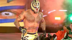 El destacado luchador fue recibido por los "Red Devils"