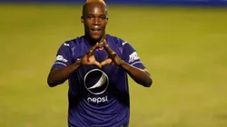 El goleador hondureño deberá definir rápido su nuevo club