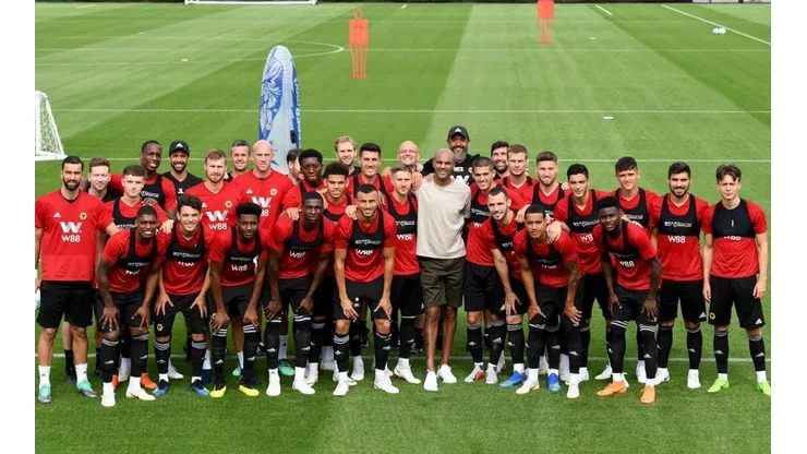 Wolverhampton despidió a portero nigeriano tras anunciar su retiro.