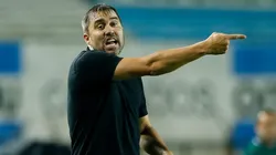 PARA EL MUNDIAL. Eduardo Coudet da indicaciones en el Cilindro con un partido de River (Foto: Getty).