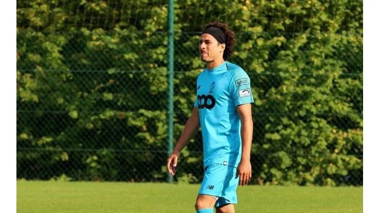 También con Standard Lieja: el atajadón de "Memo" Ochoa
