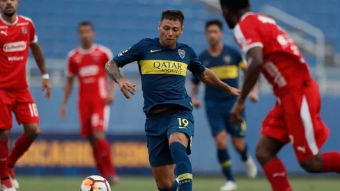 Mauro Zárate en el primer tiempo con Boca ante Independiente de Medellín.