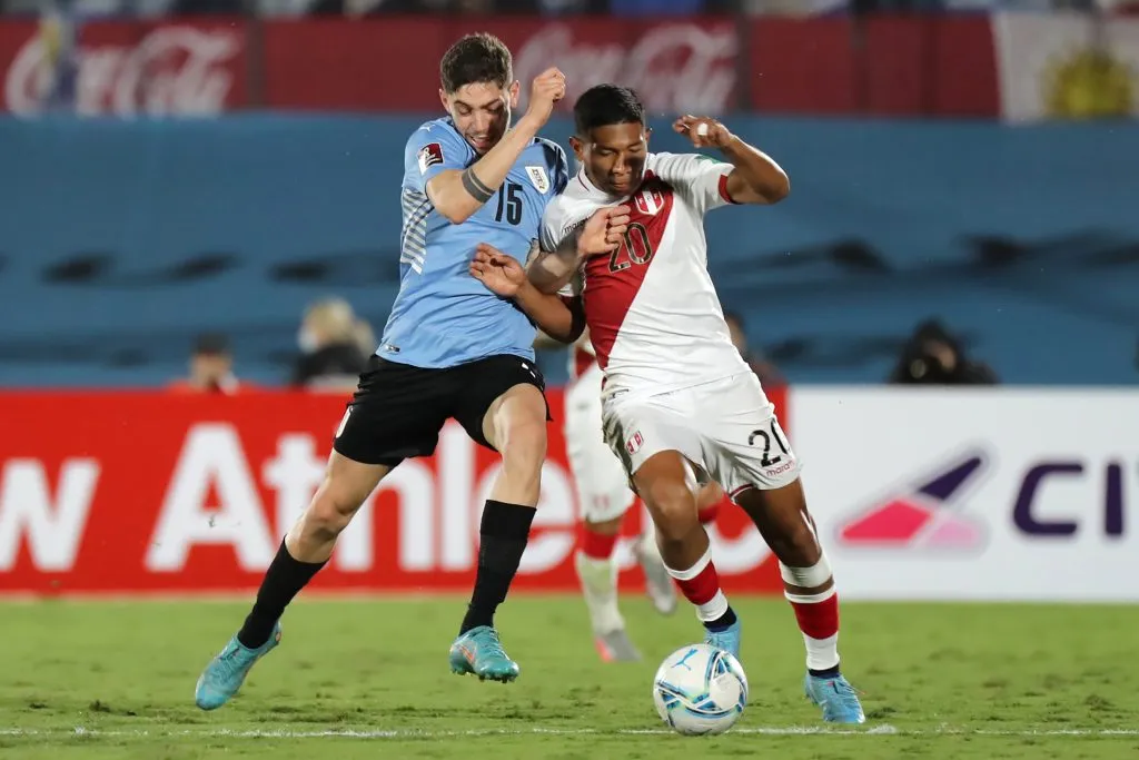 Federico Valverde jugando contra la Selección Peruana. (Foto: Getty).
