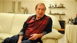 Carlos Bilardo fue dado de alta y reposa en su casa