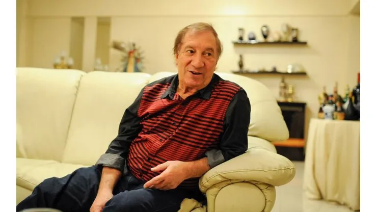 Carlos Bilardo fue dado de alta y reposa en su casa
