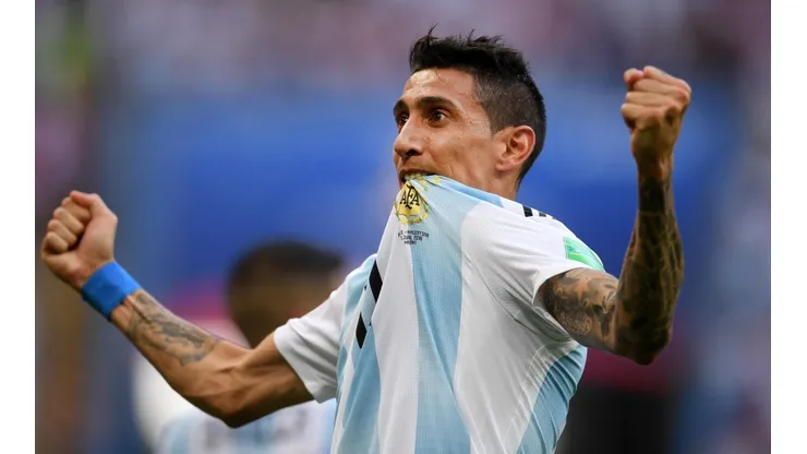 MUERDE EL ESCUDO. El desahogo de Di María después de su golazo contra Francia (Foto: Getty),