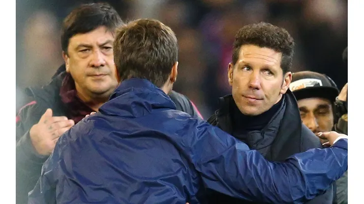 CONOCIDOS. Pochettino saluda al "Mono" Burgos y Simeone en la International Champions Cup 2016 (Foto: Getty).