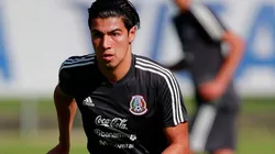 El defensa apareció en una foto con "Chucky" Lozano y ya es popular en Holanda
