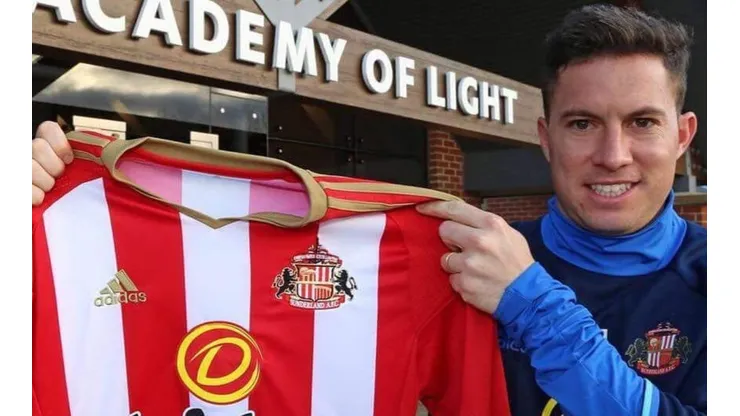 Bryan Oviedo se ejercitará con el club inglés hasta conseguir otro destino