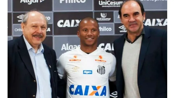 El uruguayo resaltó la trayectoria del costarricense Bryan Ruiz