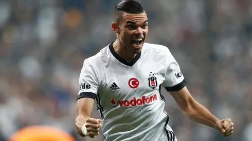 Pepe con la camiseta de Besiktas.