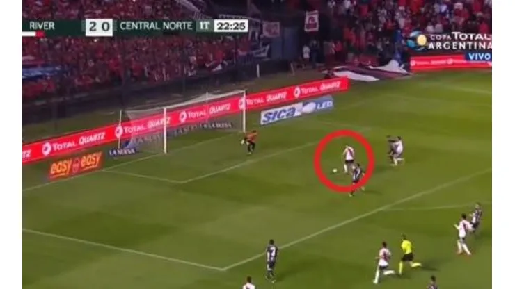 Lucas Pratto erró una situación insólita.