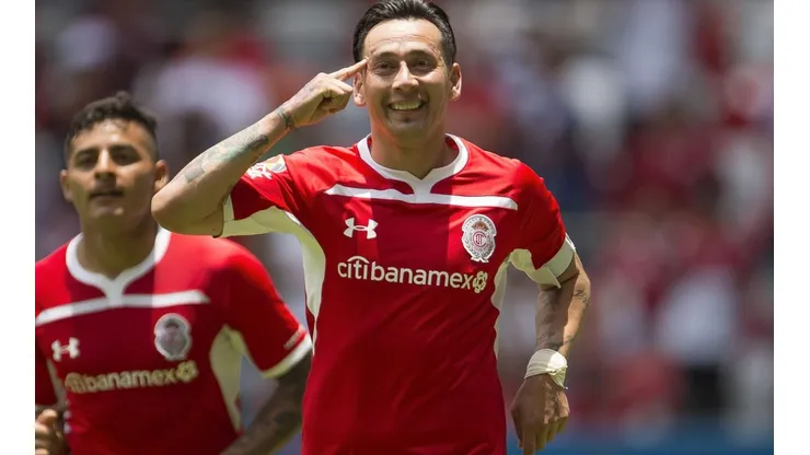 Sambueza aprovechó la confusión para anotar el 2-0 de Toluca.