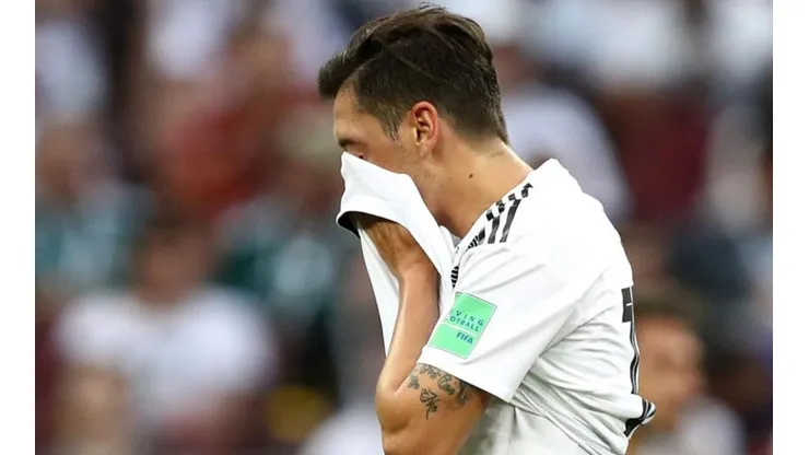 DOLOR. Con mucho penar, Ozil anunció su marcha de la Selección.