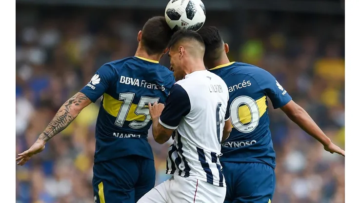 Boca deberá soltar tres jugadores para que llegue Lucas Olaza