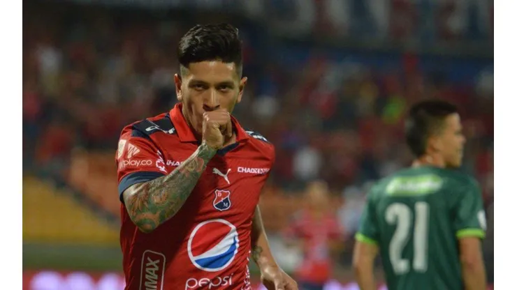 EL GOLEADOR. Germán Cano marcó en el inicio para el 1-0 del DIM contra Boca.