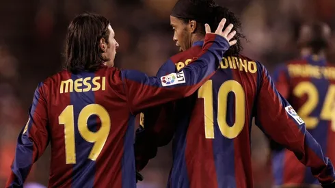 ¡QUÉ DUPLA! 10 años después, Dinho-Messi le sigue "dando de comer" al Barca.