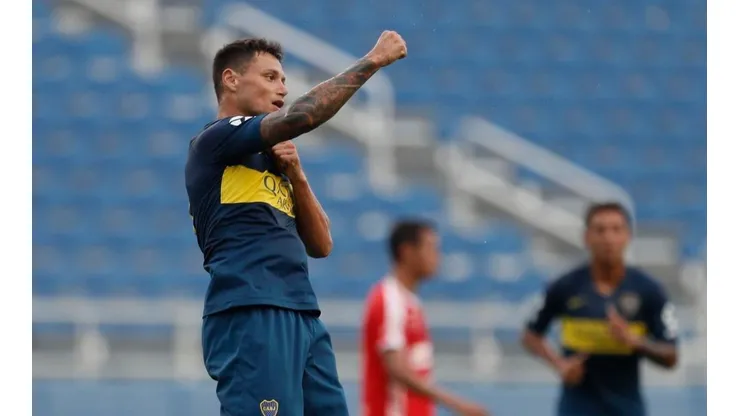 YA LA MANEJA. Mauro Zárate en el primer tiempo con Boca ante Independiente de Medellín.