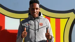 NO LLEGÓ PARA NADA. Yerry Mina quiere continuar en el Barcelona, pero con más minutos (Foto: Getty).