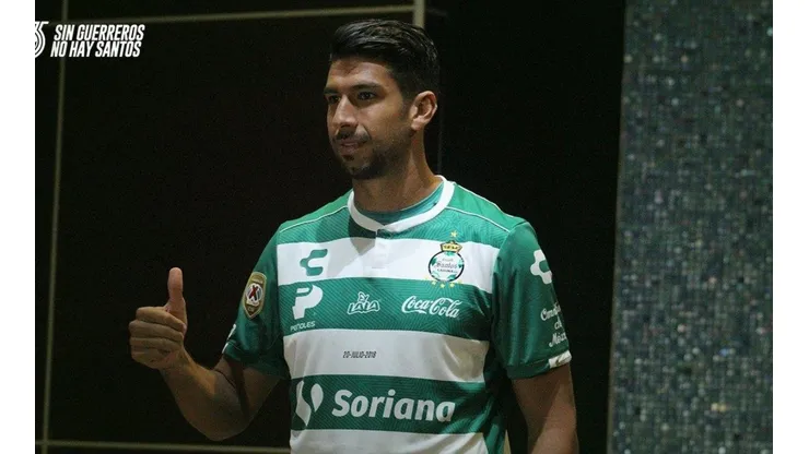 Eduardo Herrera fue presentado como refuerzo del Santos Laguna.