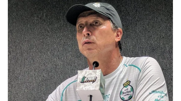 Robert Siboldi espera sumar tres refuerzos más al Santos Laguna.