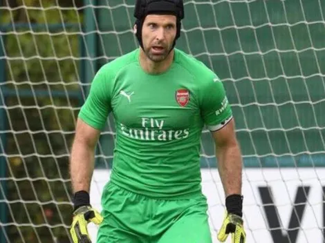 El increíble físico de Peter Cech en la vuelta a los entrenamientos con el Arsenal