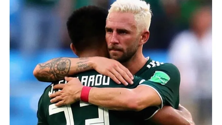 Otro cambio de look para Miguel Layún