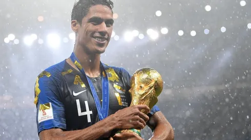 A Varane no le gustó nada que lo comparen con Sergio Ramos