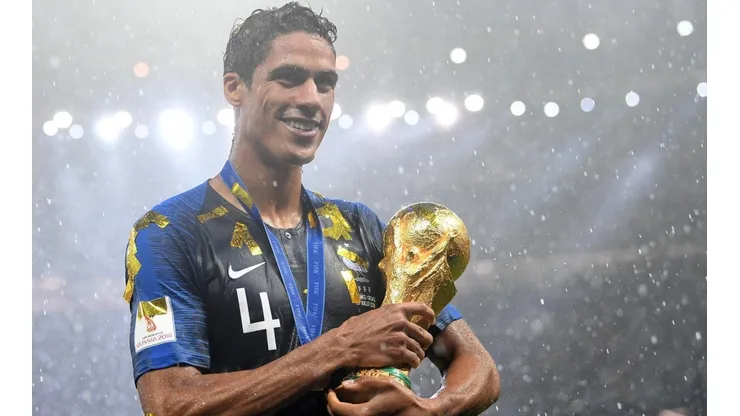 A Varane no le gustó nada que lo comparen con Sergio Ramos