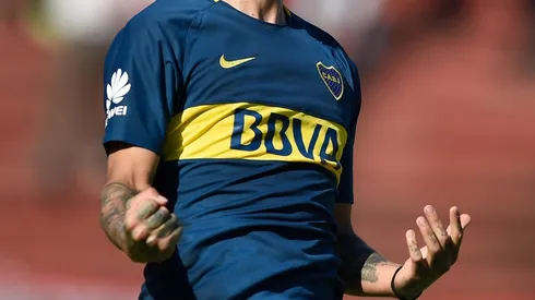 A CAMBIAR DE CAMISETA. Así lució el último uniforme titular de Boca (Foto: Getty).
